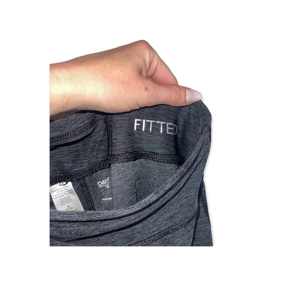 DANSKIN NOW Gray Fitted Performance Leggings with Key Pocket M - Picture 8 of 11
